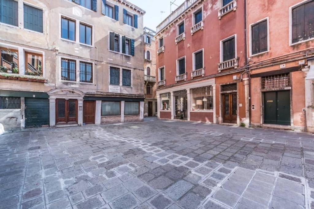 Rialto With Canal Grande View * Venecia